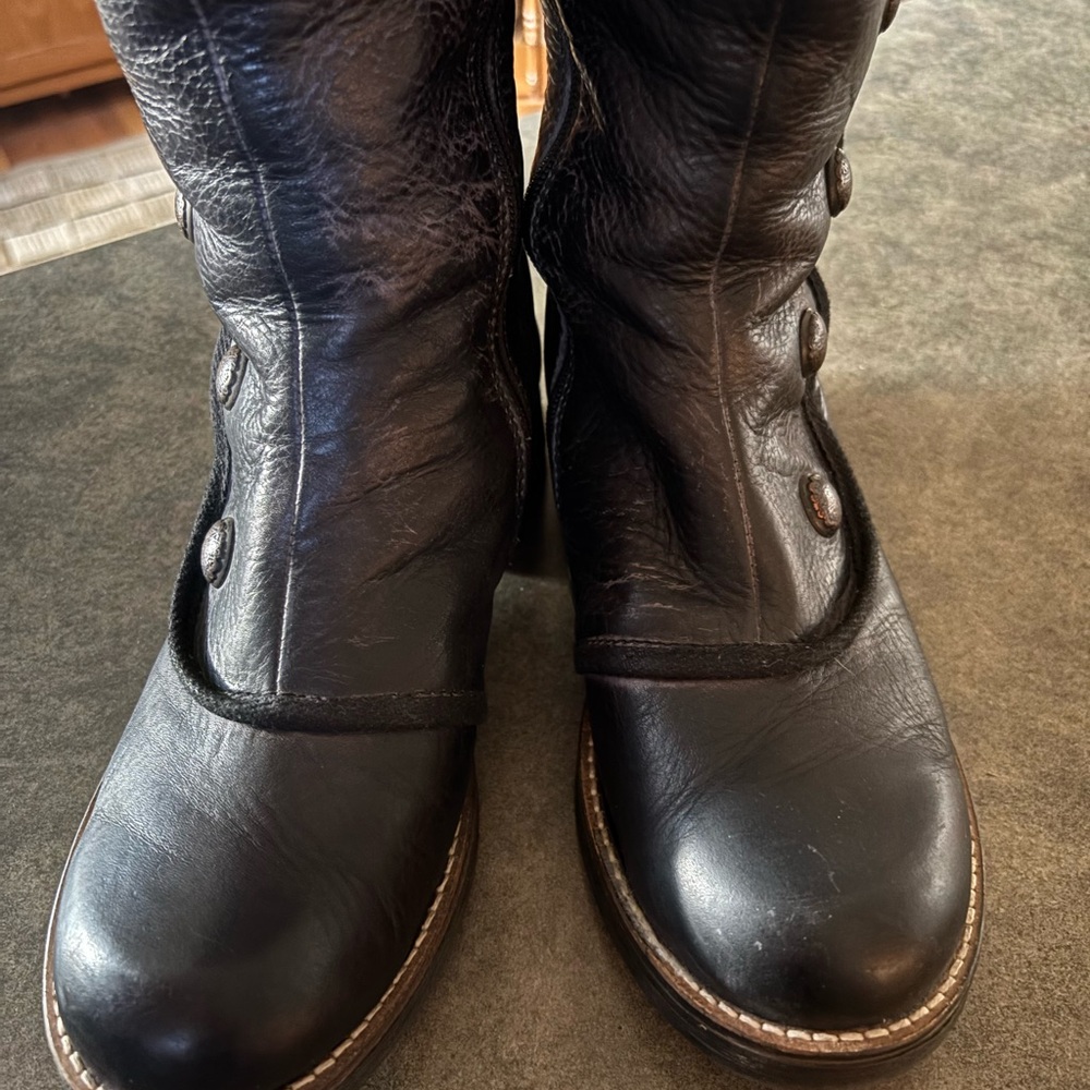 Dkode Black Leather Knee-High Boots - Picture 4 of 13
